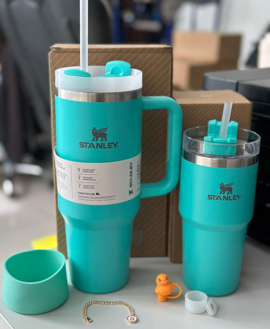 Combo de Vasos Térmicos que Todos Quieren: STANLEY Quencher 40 oz + 20 oz | ¡Potencia, Estilo y Resistencia!